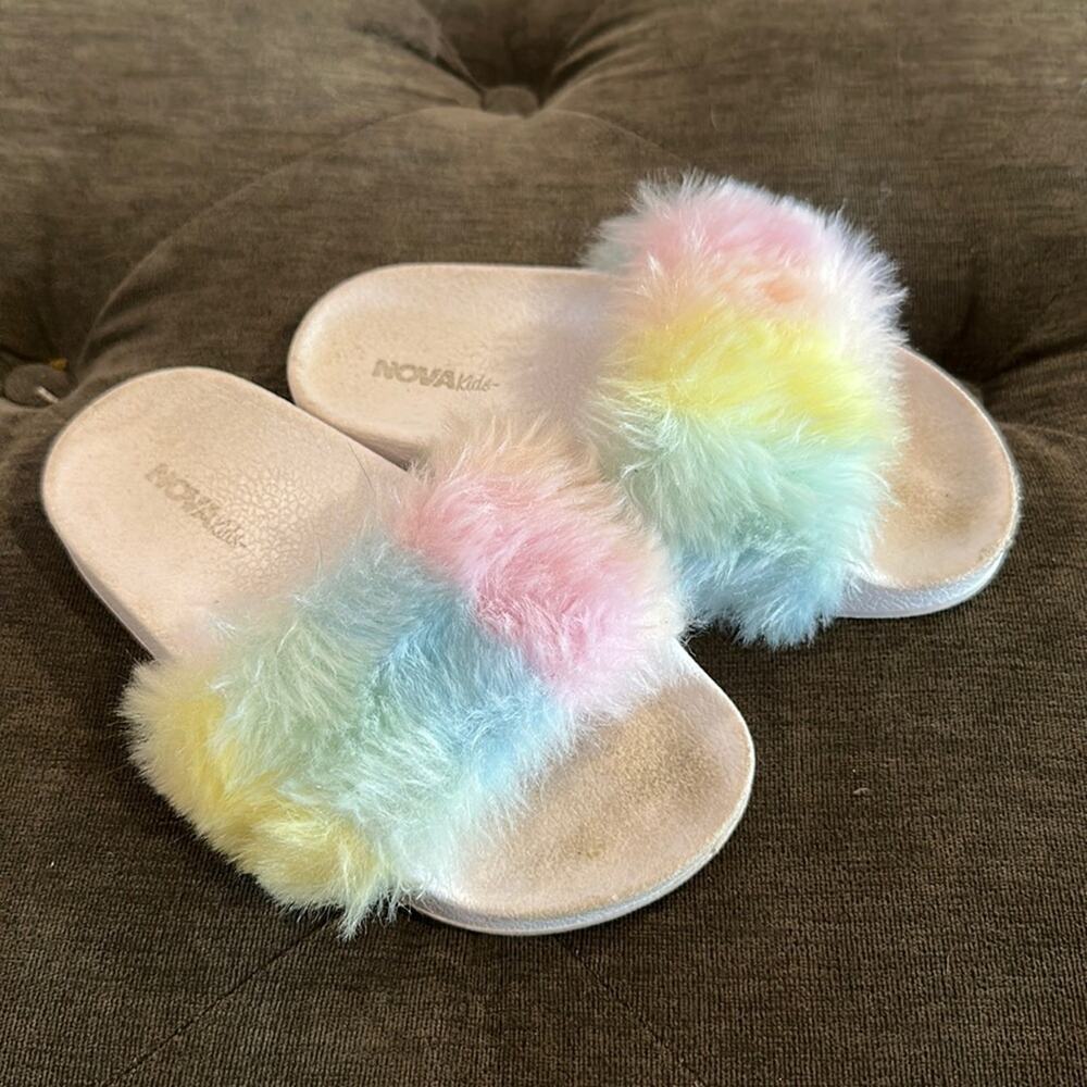 Nova kids fur slides size 10